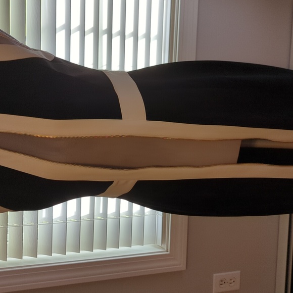 Dress - Picture 9 of 9